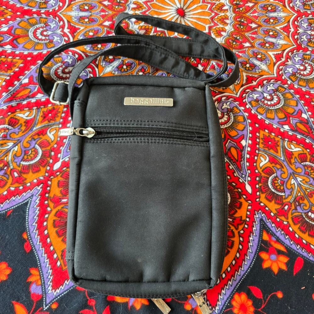 Bsggsllini Take Two RFID Crossbody in Black